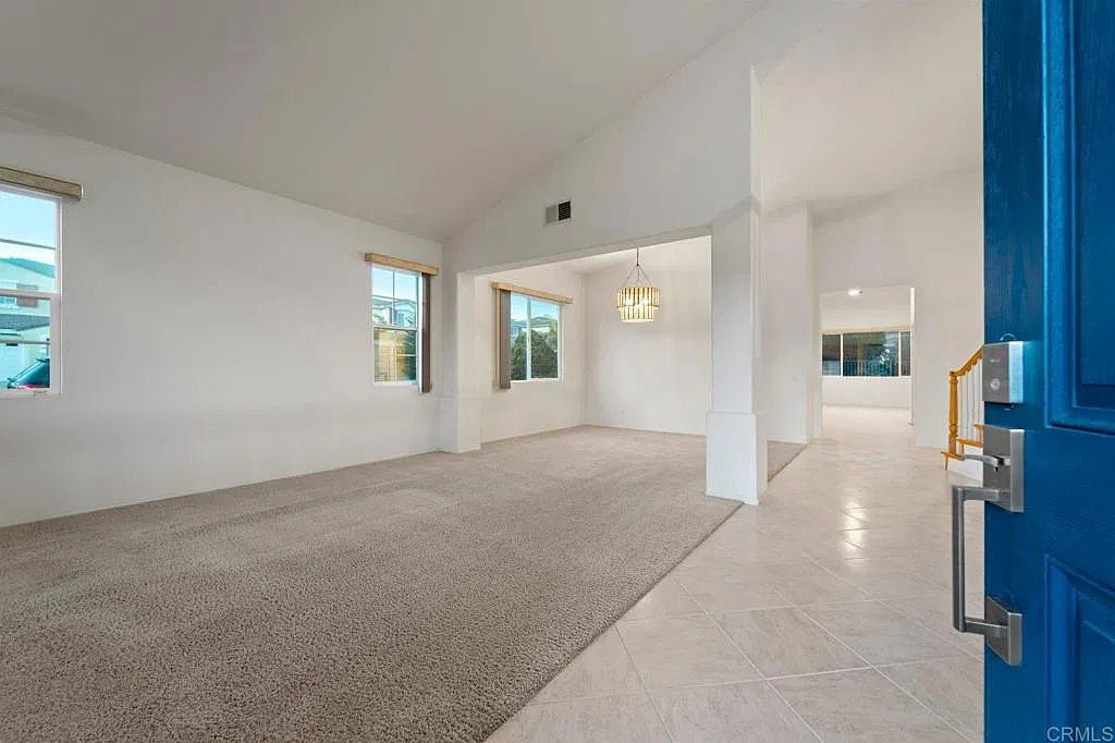 4 bed, 2396 sqft, $6,000 — Photo 2
