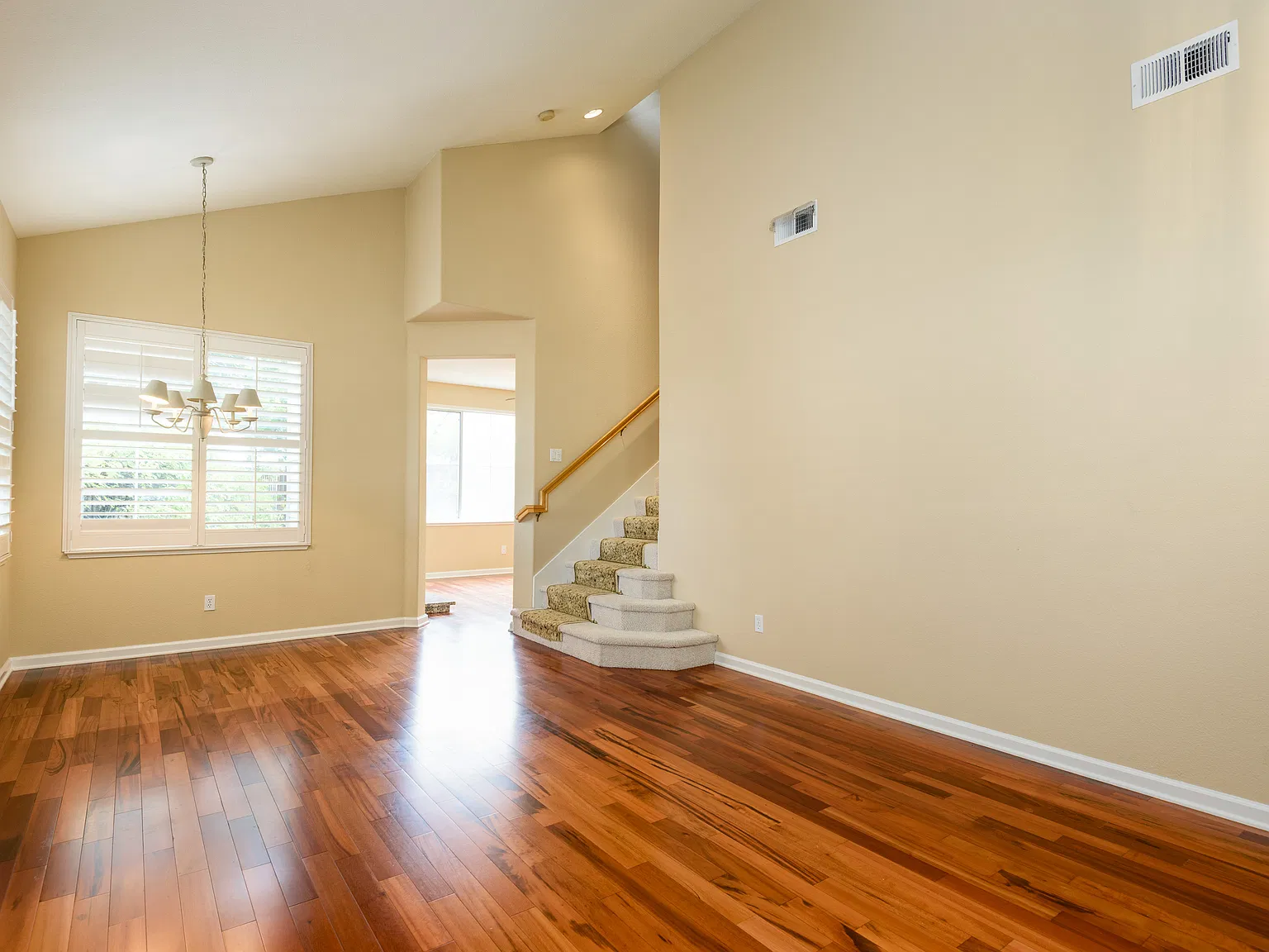 3 bed, 1550 sqft, $7,200 — Photo 4