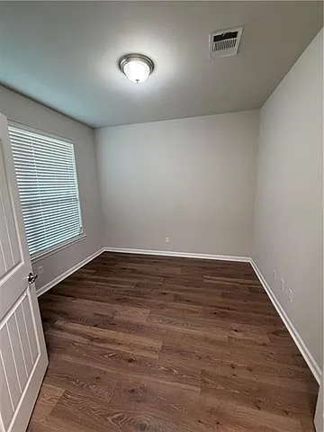 220 E Lake Dr — Photo 3