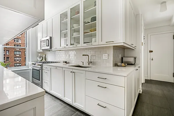 Sold by Compass | media 19