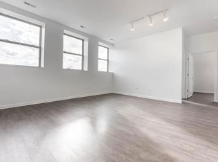 937 W Dakin St #301, Chicago, IL 60613