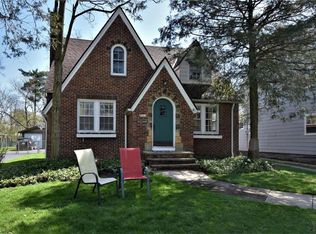 2503 Queenston Rd, Cleveland Heights, OH 44118