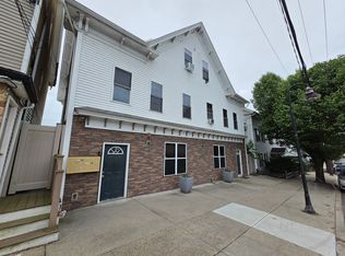  360 River St 1stFlr 1B/1B Spacious FreshPaint Hardwood PetsOK Laundry, Woonsocket, RI 02895