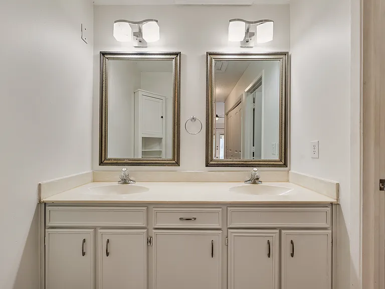 617 Harvest Hill St — Photo 2