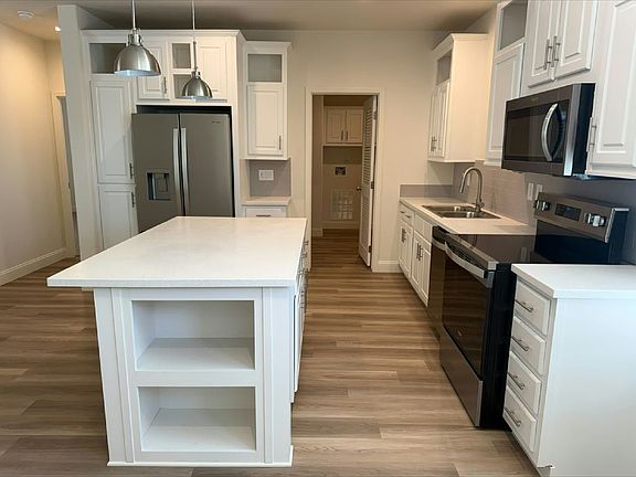 3rd image of 1072 Nelson Pl #214