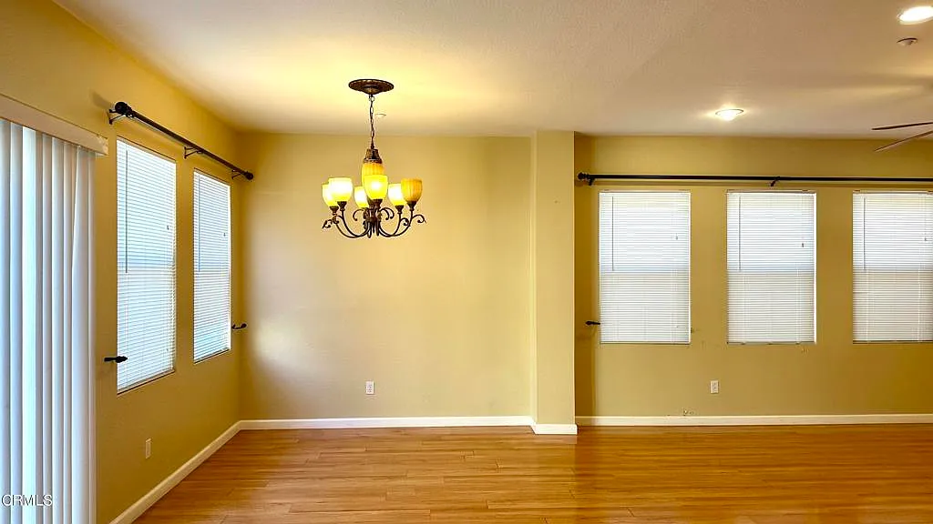 3 bed, 2.5 bath, 1681 sqft, $4,000 — Photo 2