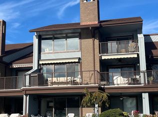 3252 N Marina View Dr, Pt Clinton, OH 43452
