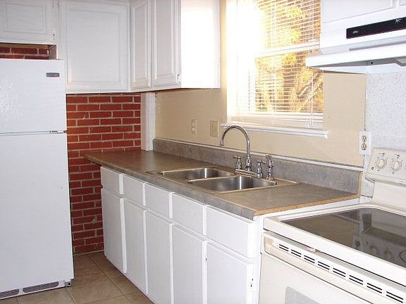 2nd image of 3751 W Dixon Blvd