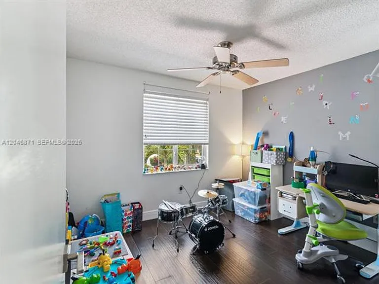 15760 NW 16th Ct #15760 — Photo 33