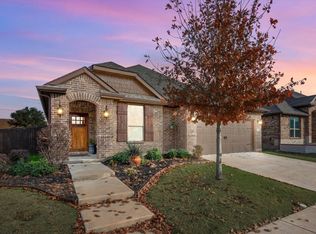 7620 Spring Dr, Watauga, TX 76148