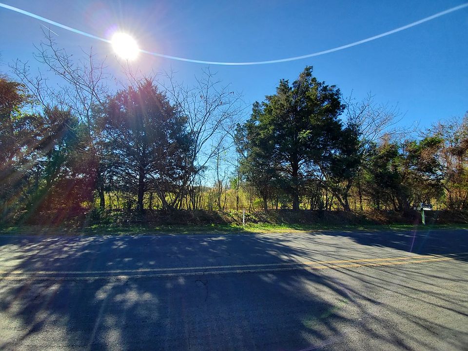 2nd image of 246 Outlaw Rd