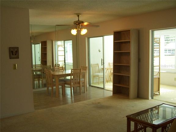 4th image of 124 Glendower Cir