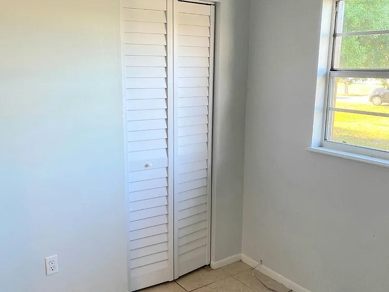 3020 Mary St — Photo 10