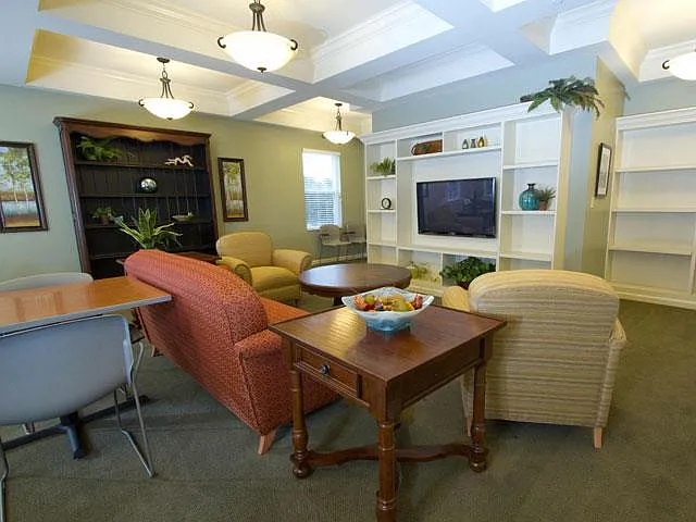 Chatham Pointe — Photo 13