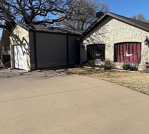 4th image of 5014 Largo Dr