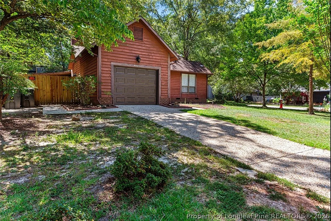 3 bed, 2.0 bath, 1433 sqft, $1,590 — Photo 1