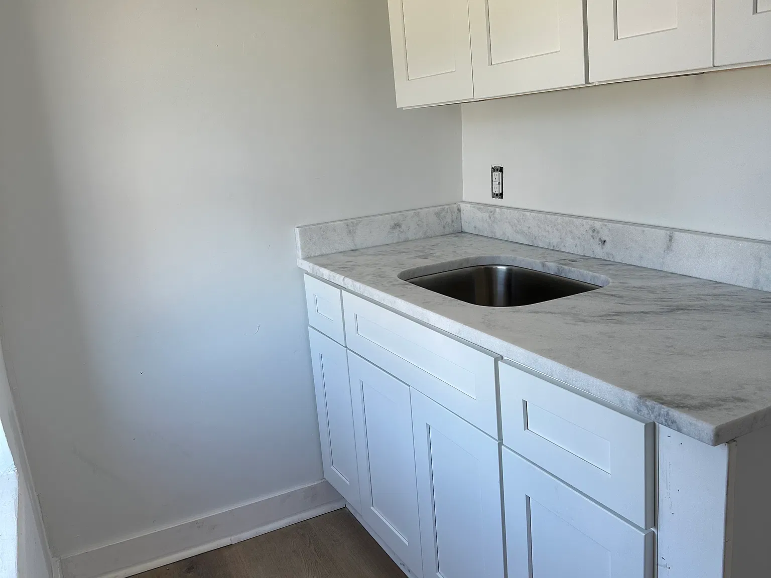 1 bed, 500 sqft, $1,050 — Photo 3