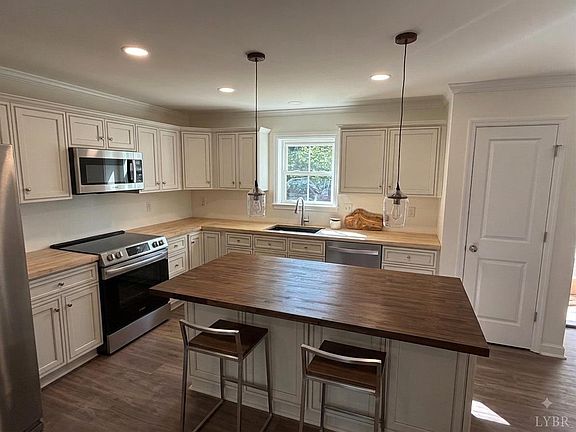 2nd image of 141 Reynolds Dr