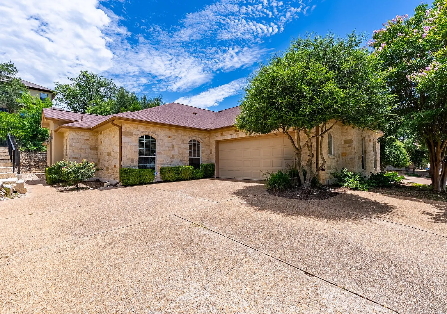 Luxury Living: Stunning 2-Bed Townhome in Lakeway - Your Dream Home Awaits! Schedule Your Tour To... — Photo 3
