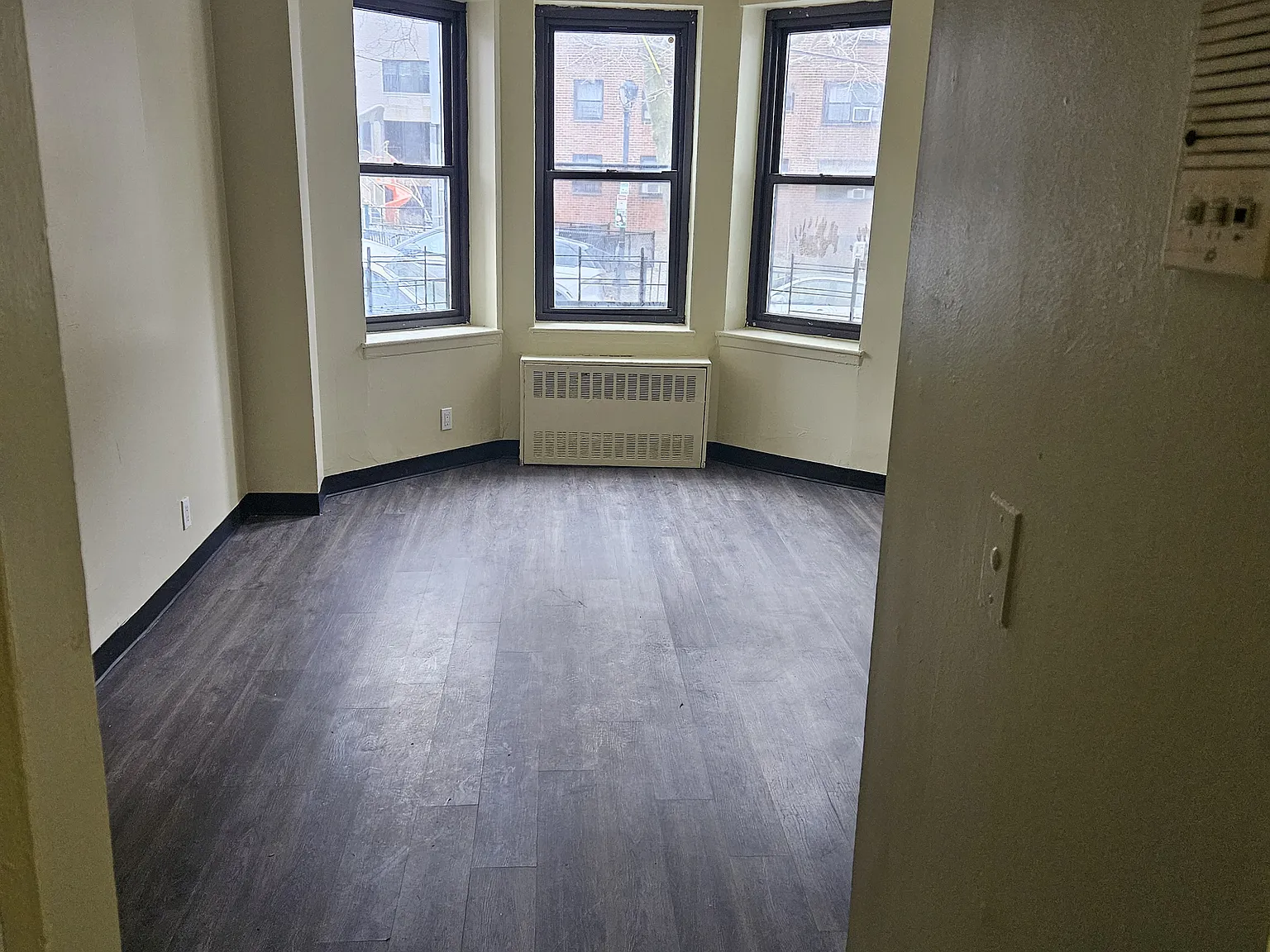 4 bed, 1.5 bath, $3,800 — Photo 3