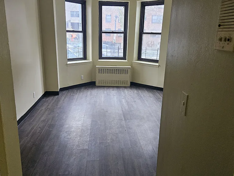 79 College Ave #4A — Photo 3