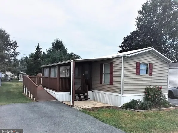 82 Willow Dr, Ephrata, PA 17522