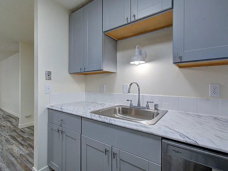 919 U St — Photo 13