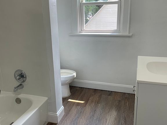 4th image of 2023 Loretta Ave