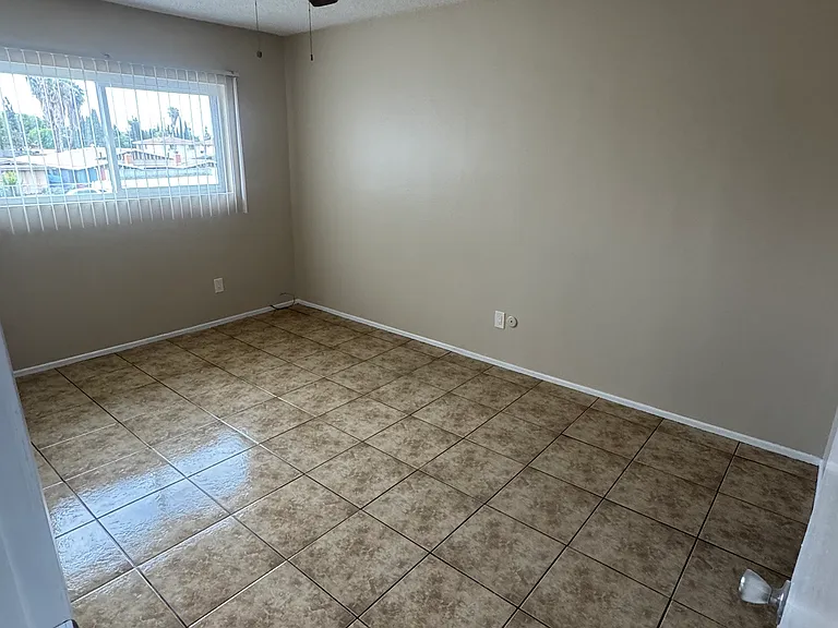 1407 S Gilbert St #24 — Photo 1