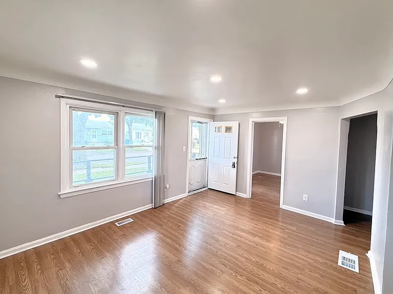 6847 Continental Ave — Photo 5
