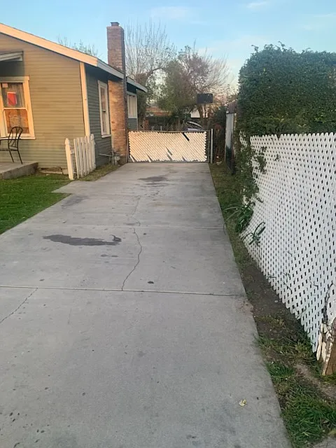963 Herrington Ave — Photo 4