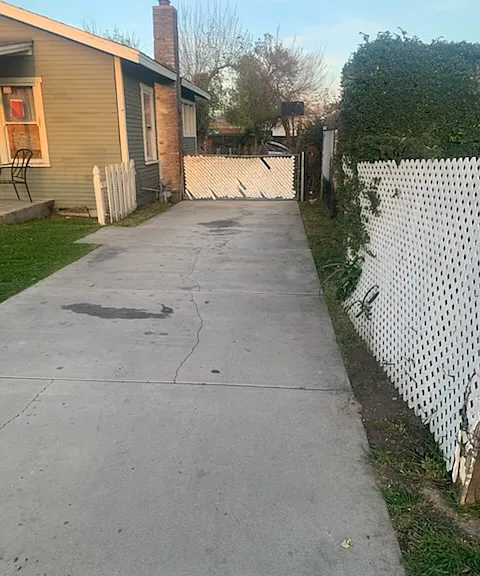 Herrington Ave — Photo 3