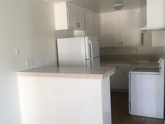 5th image of 857 2nd St APT E