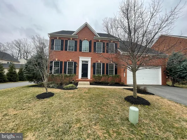 8457 Amanda Pl, Vienna, VA 22180