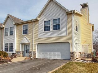 320 Jennifer Ln, Brookfield, WI 53045