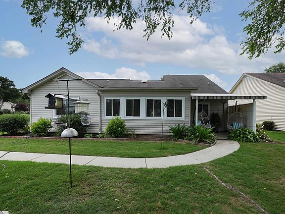 4th image of 100 N Woodgreen Way