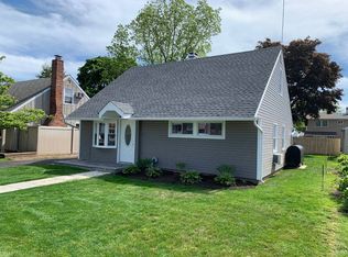 841 Grand Blvd, Westbury, NY 11590
