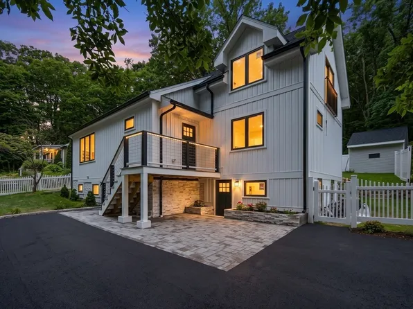 6 Amherst Rd, Hopkinton, MA 01748