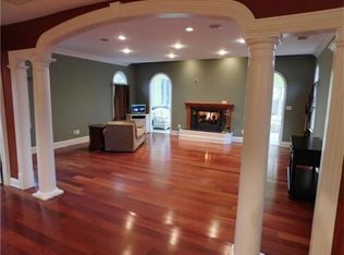 23 Stillwell Rd, Kendall Park, NJ 08824