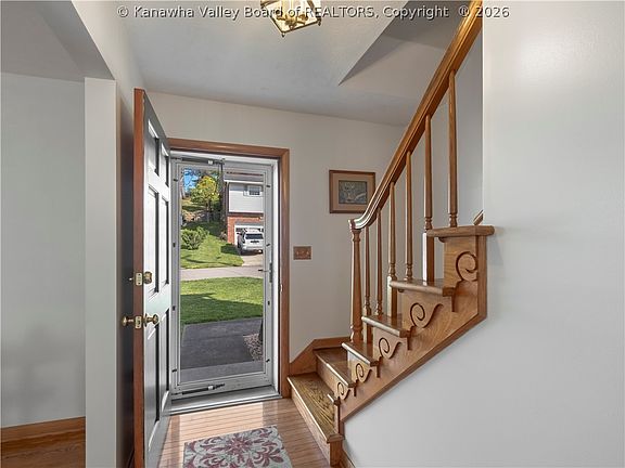 3rd image of 1983 Parkwood Rd