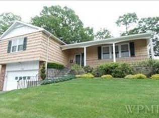 63 Spencer Dr, New Rochelle, NY 10801