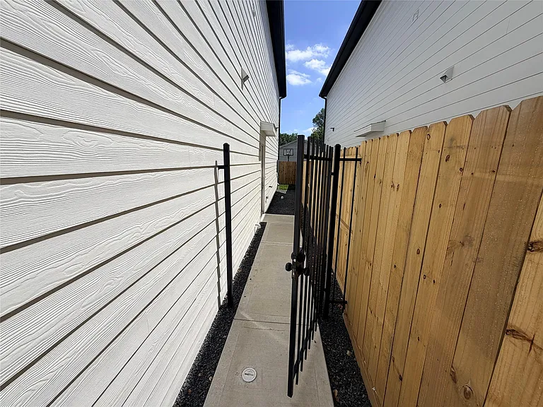 1031 N Lane Cir #B — Photo 5