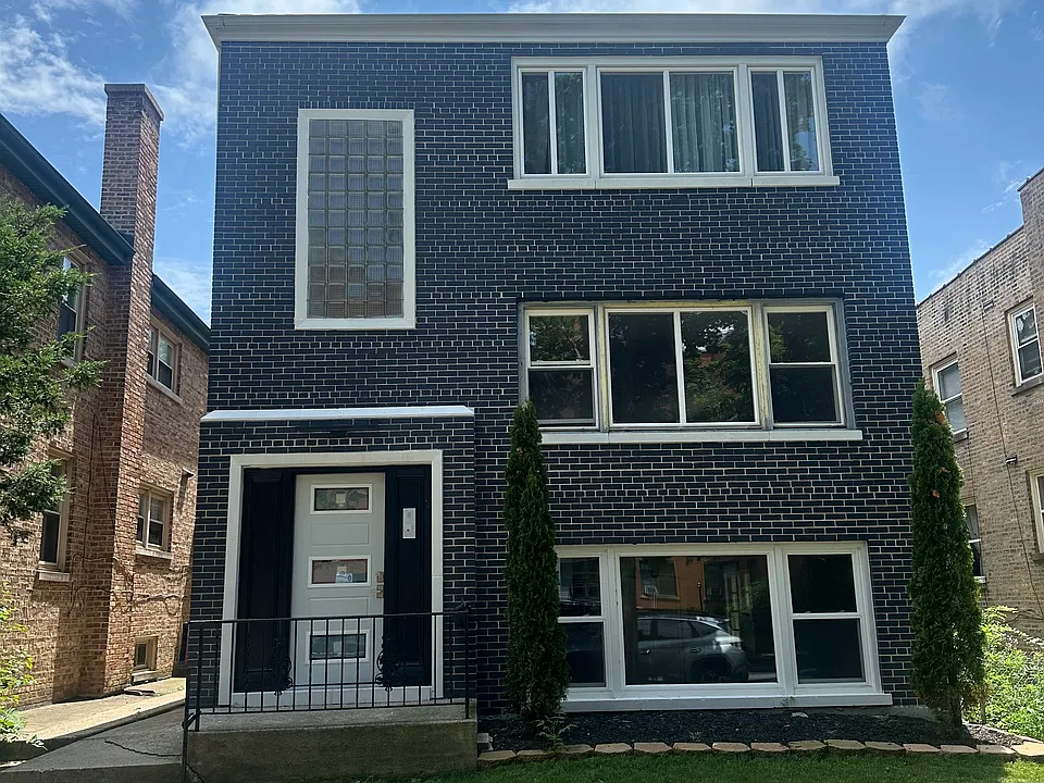 2607 W Rascher Ave #1