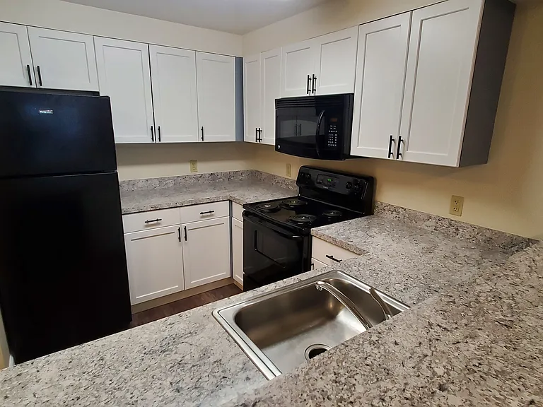 Portage Bay Apartments — Photo 34