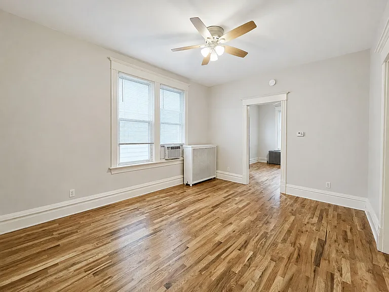 3722 N Bosworth Ave #1R — Photo 7