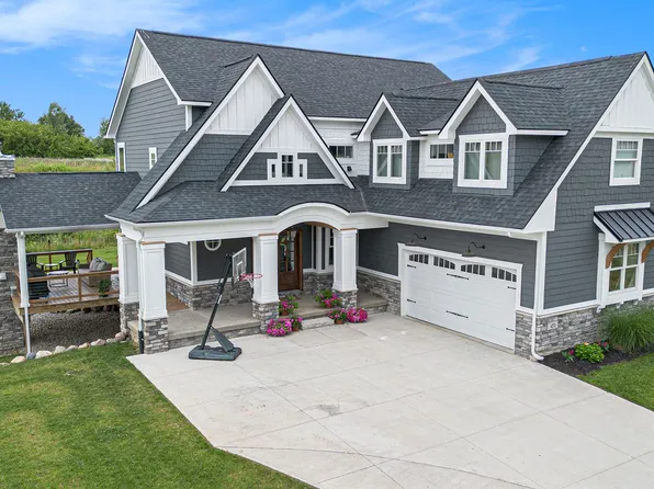 4273 McCormick Dr, Linden, MI 48451