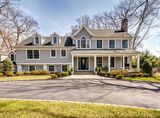 3 Evergreen Dr, Rumson, NJ 07760