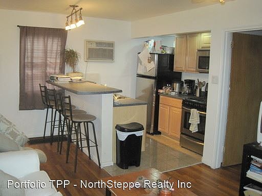 2nd image of 2213-2215 N High St #2877897