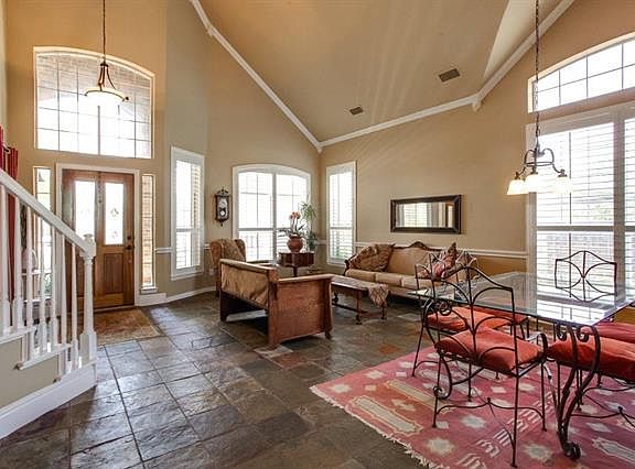 4th image of 4617 Creekside Dr