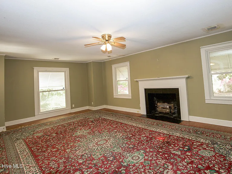 701 E Main St — Photo 7
